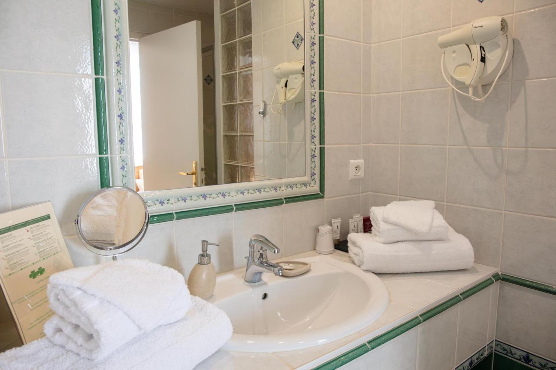 L'Aubiniere Hotel Restaurant & Spa Saint-Ouen-les-Vignes 외부 사진