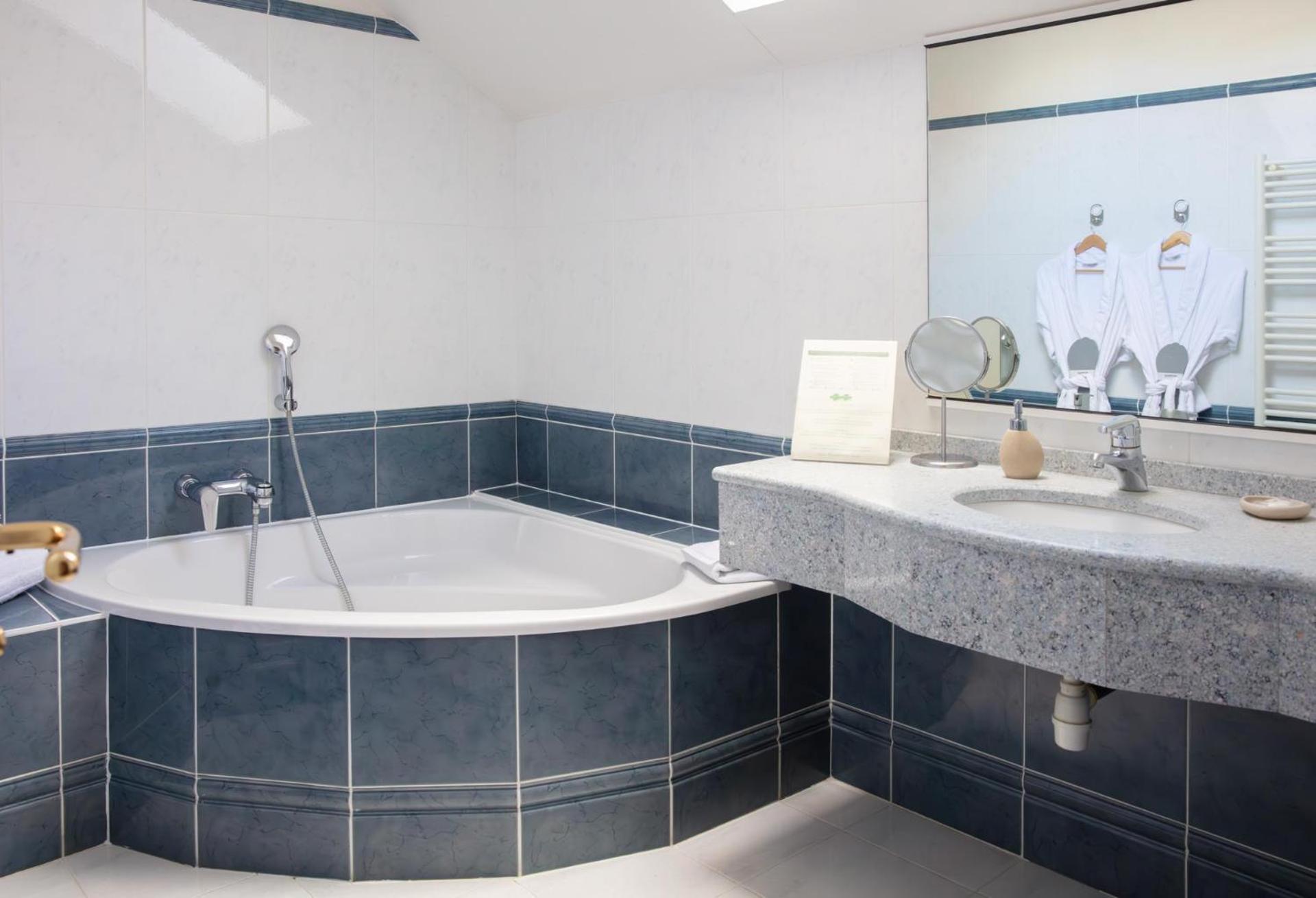 L'Aubiniere Hotel Restaurant & Spa Saint-Ouen-les-Vignes 외부 사진