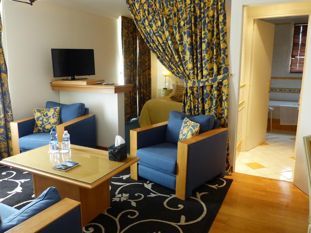 L'Aubiniere Hotel Restaurant & Spa Saint-Ouen-les-Vignes 객실 사진